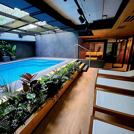 Castle Loft Apartment,spa, Gym ,sauna & Swimming Pool Free Parking Apartment *